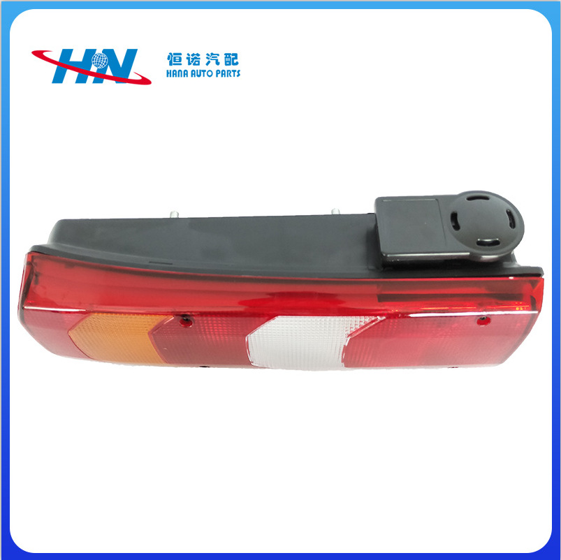 Aplicable a la luz trasera corta de Mercedes-Benz MP4 Montaje de la luz trasera del camión de Mercedes-Benz 0035440803 0035441703