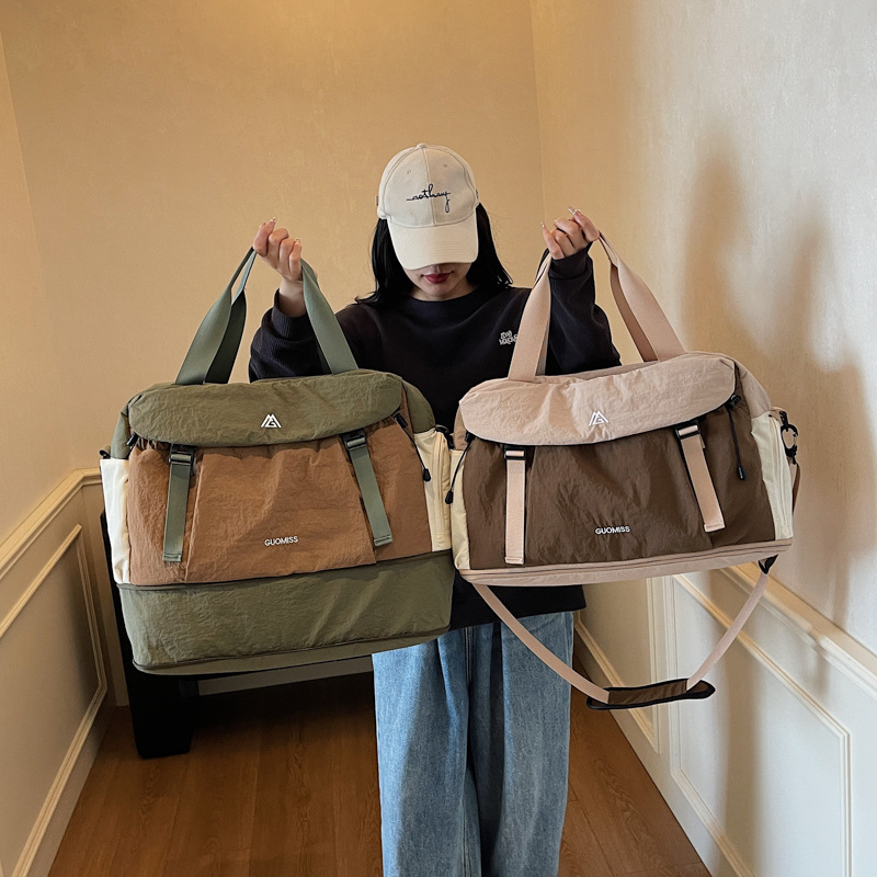 Large-Capacity Short-Distance Business Trip Portable Luggage Bag, Fashionable Travel Bag, Lightweight Waterproof Storage Sports and Fitness Bag Large-Capacity Short-Distance Business Trip Portable Luggage Bag, Fashionable Travel Bag, Lightweight Waterproof Storage Sports and Fitness Bag