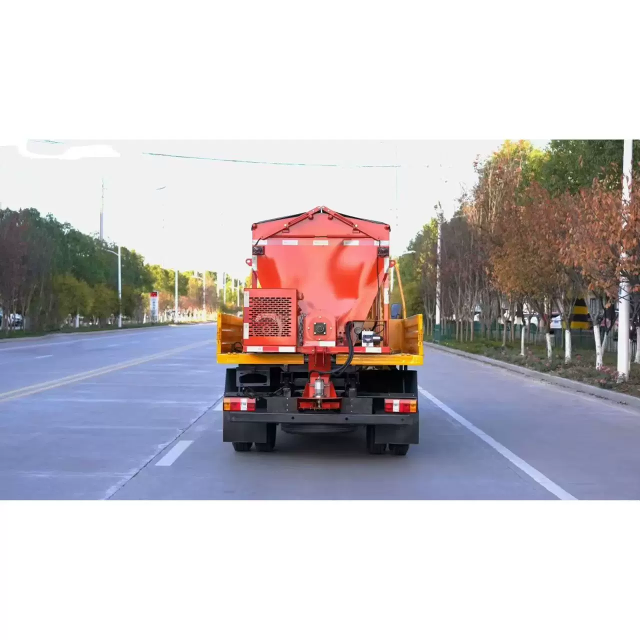 国六蓝牌 江铃顺达除雪车  高速融雪撒布机 可拆卸式车载扫雪滚刷