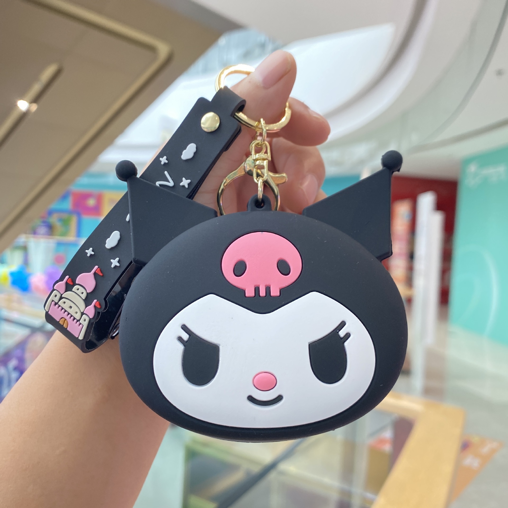 サンリオの小銭入れのキーホルダーが可愛いです。