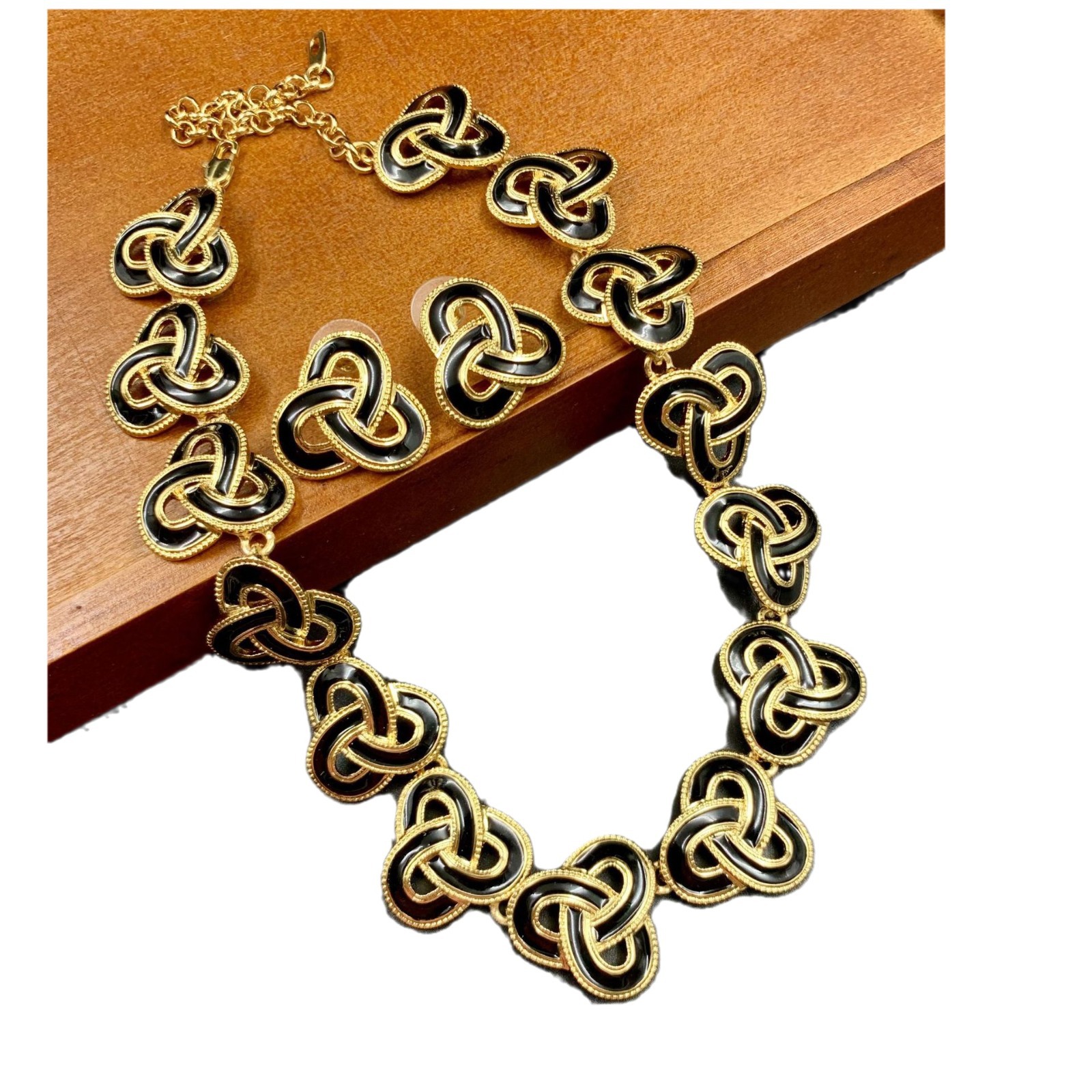 Flower line design jewelry set, elegant intellectual simplicity stud earrings necklace set_voghion.com