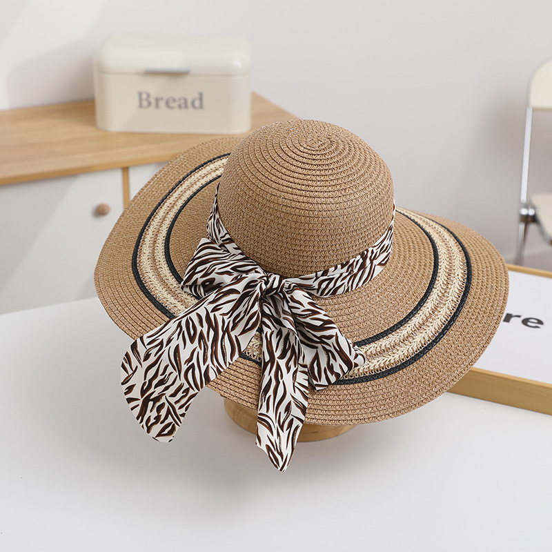 Women's Simple Style Color Block Flat Eaves Straw Hat display picture 1