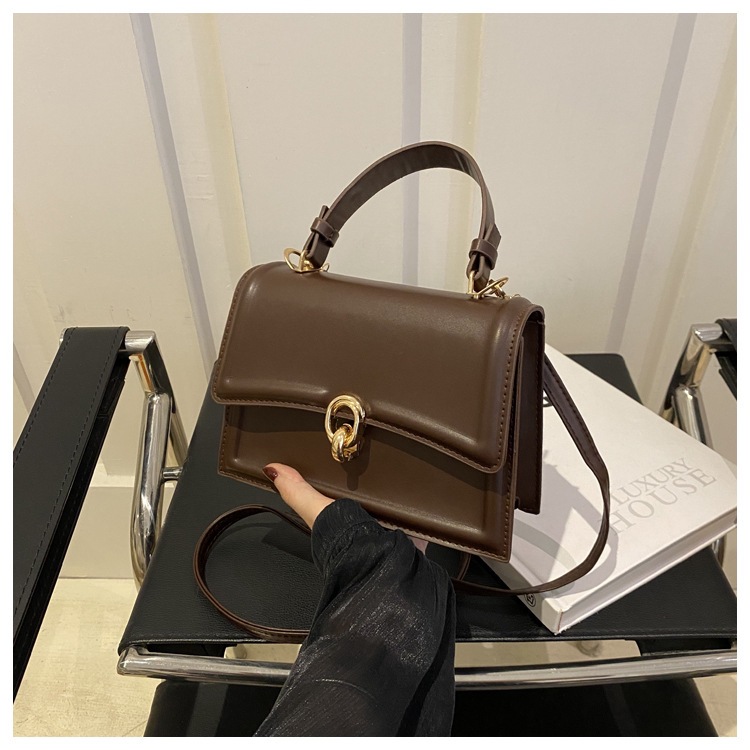 Pequeño bolso público para mujeres otoño / invierno 2021 nuevo estilo macarón bolso de mano de moda de textura de tendencia versátil bolso de tramo inclinado