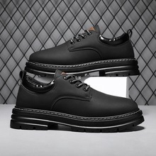 ������Ь�ڱ�Ь�＾��ˮ�����N���N���ϰ��ɫ���eƤЬ���b�R��ѥ