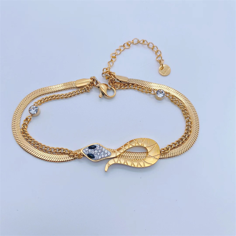 Fashion Elegant 18k Gold Plating Snake Flat Chain Titanium Steel Bracelet display picture 4