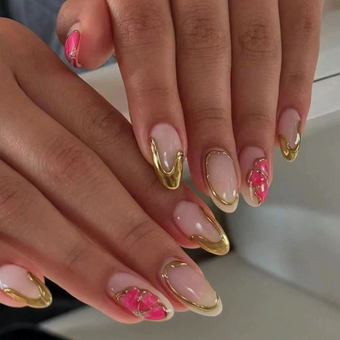 跨境欧美穿戴甲高级感手工杏仁水滴甲立体轻奢美甲可拆卸甲片新款