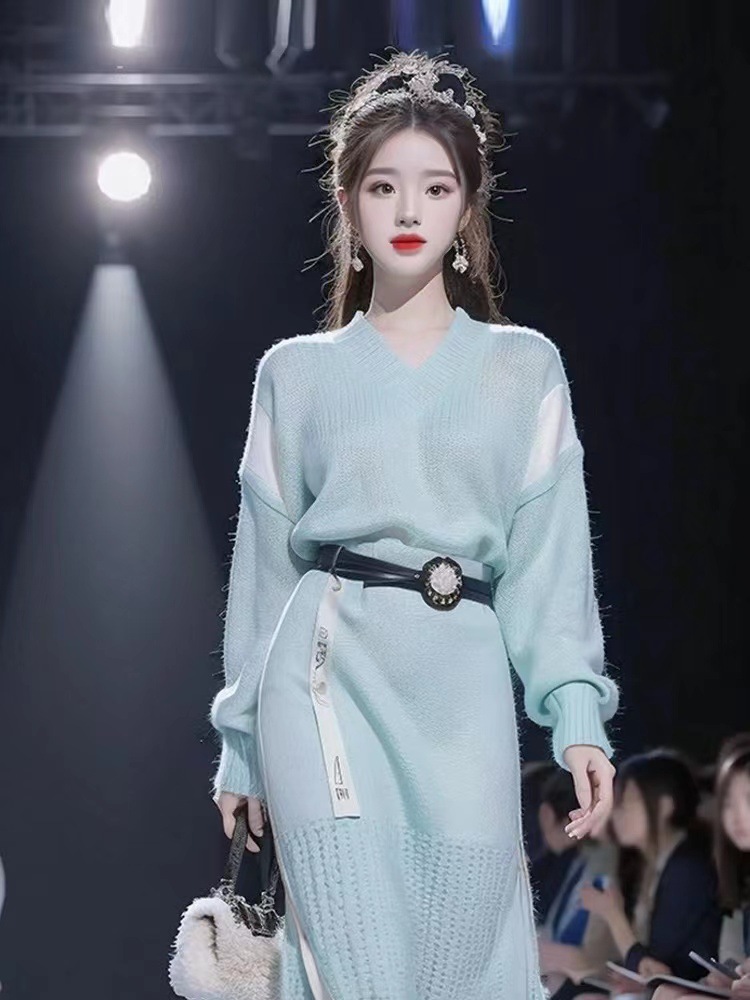 2023 새로운 새로운 중국 스타일 여성의 독특한 슈퍼 잘 생긴 니트 스웨터 원피스 작은 향기로운 스타일 세트 가을