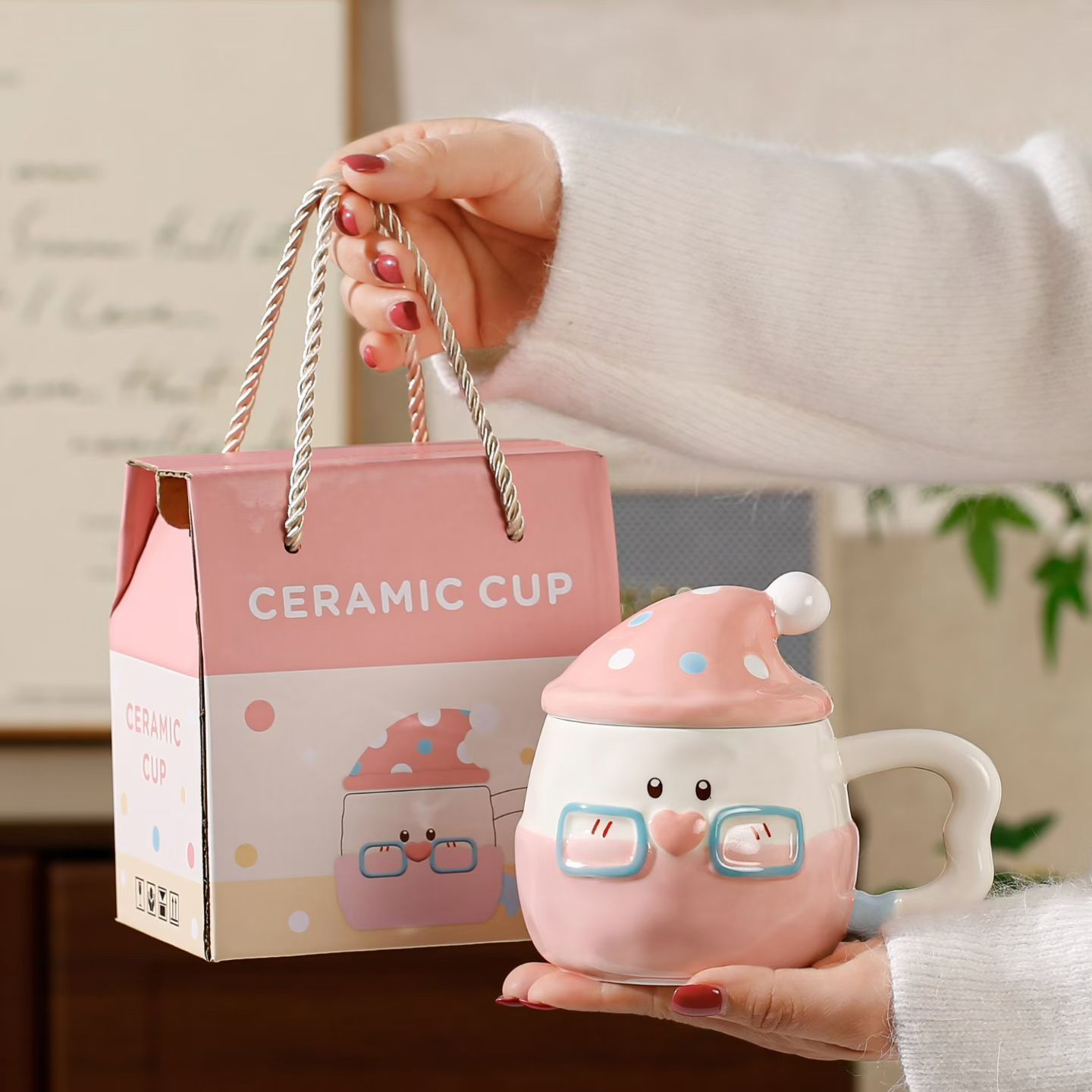 Sombrero mágico creativo lindo muñeca de dibujos animados taza de regalo de mano cubierta taza de cerámica de agua de oficina taza de alto valor facial