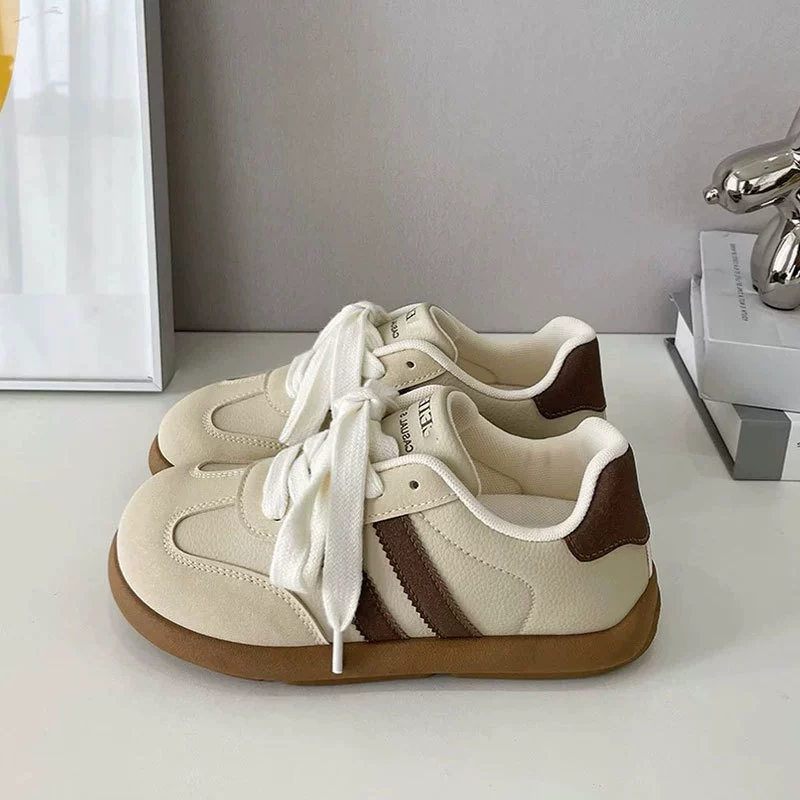 Кроссовки, универсальная обувь, спортивные белые кроссовки, осень, тренд сезона, корейский стиль