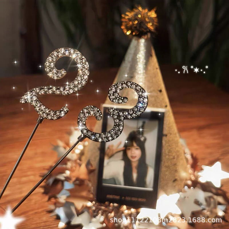 Birthday cake number topper decoration with silver rhinestones and candles, high-end photo prop for girls, party arrangement Birthday cake number topper decoration with silver rhinestones and candles, high-end photo prop for girls, party arrangement