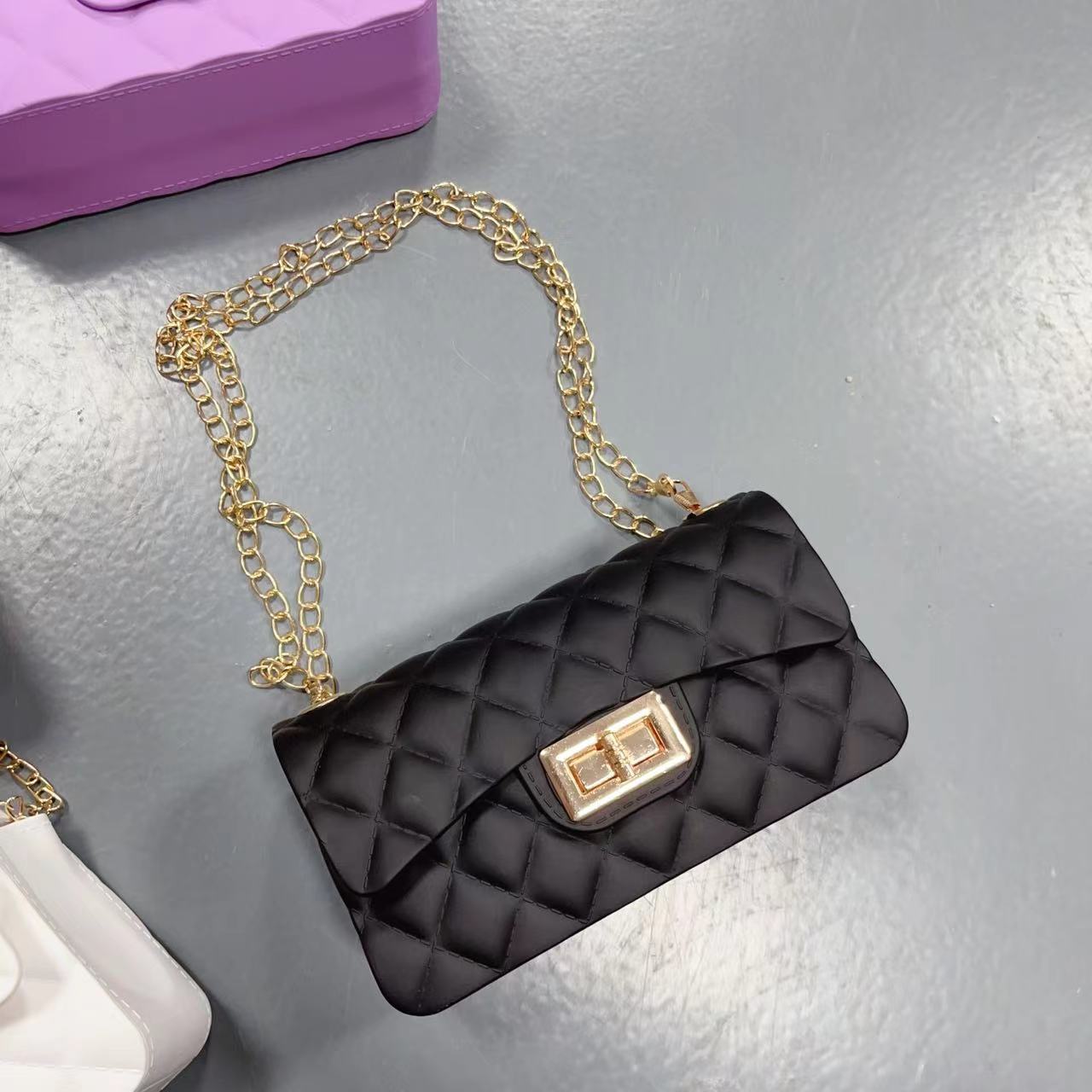 In the summer of 2025, the manufacturer is clearing out diamond-shaped bags, women's bags, single-shoulder bags, women's bags, crossbody bags and pvc bags Application Scenario