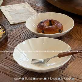 ins风纯白陶瓷釉下彩精致摆盘百褶盘沙拉盘水果盘家用餐具餐盘