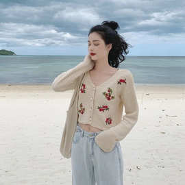 初秋套装女时尚复古钩花刺绣开衫针织衫上衣