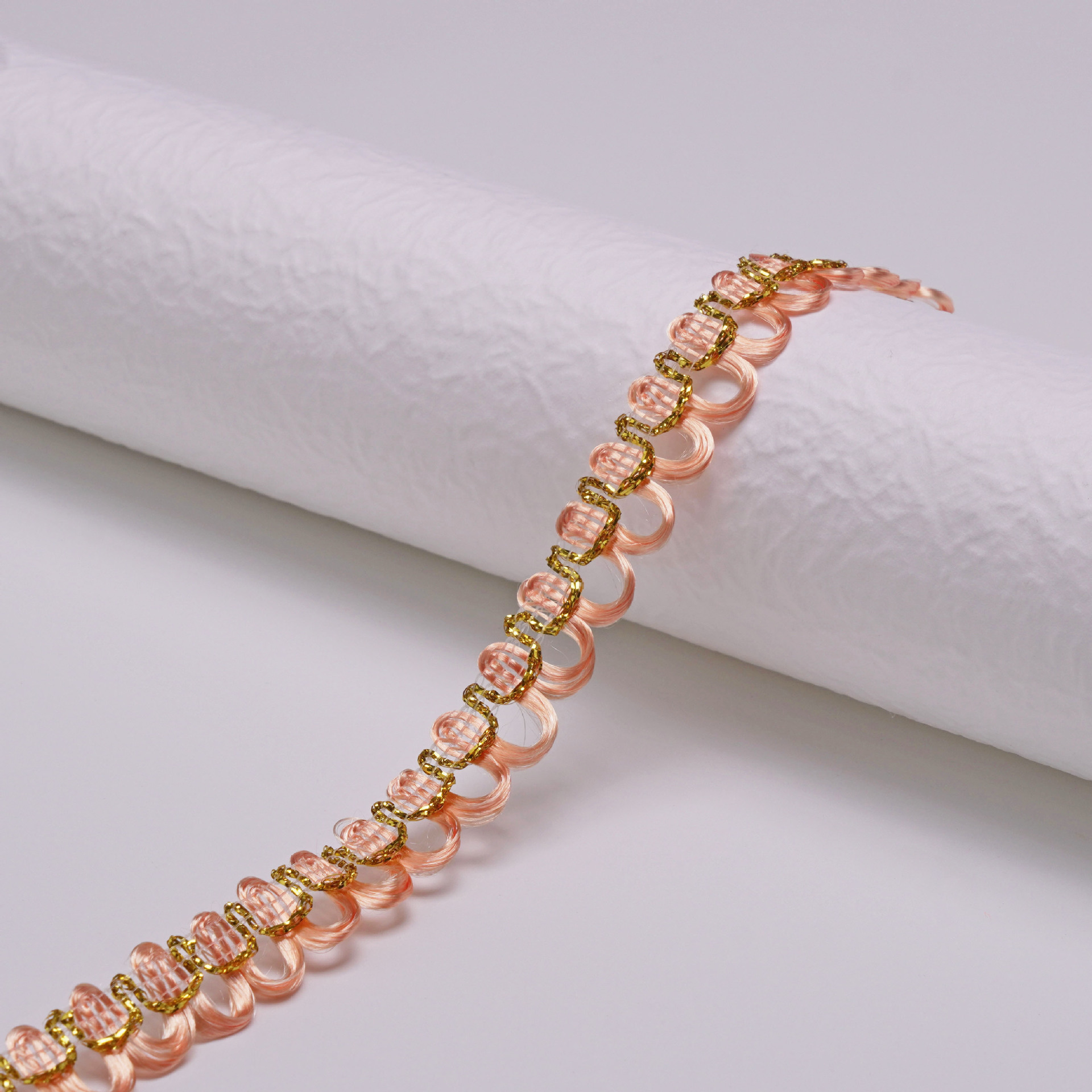 Suministro de stock directo de fábrica de 1cm de color dorado y plateado borde ondulado encaje ropa accesorios