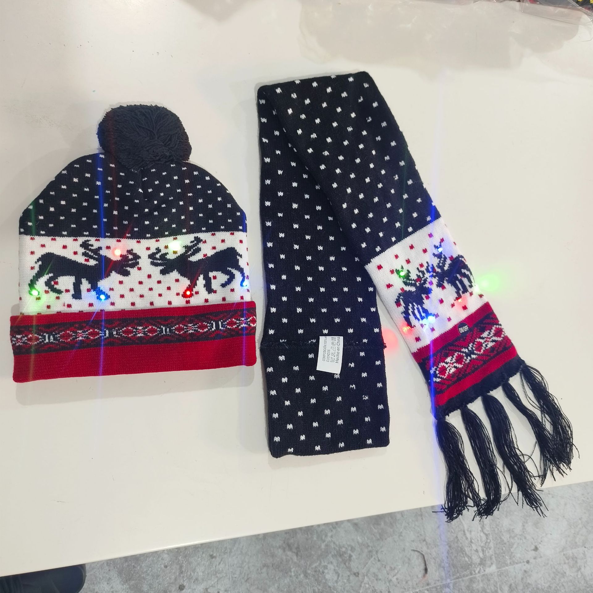 Spot árbol de Navidad sombrero bufanda con luz LED deslumbrante traje de dos piezas letras de punto animal jacquard fan bufanda