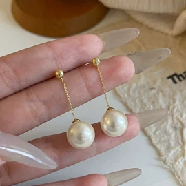 项链;耳环;耳钉