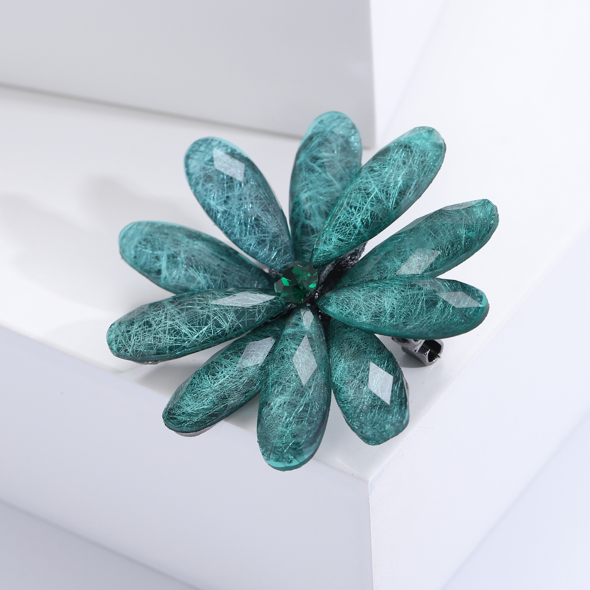 17g Weight Acrylic Inlay Material Brooches Classification Casual, Holiday, Banquet Occasion Alloy Material Flower Pattern All Seasons Season Women's Gender Inlay Design Simple Style Style Simple Style Pin Flower Alloy Inlay Acrylic Women's Brooches 12