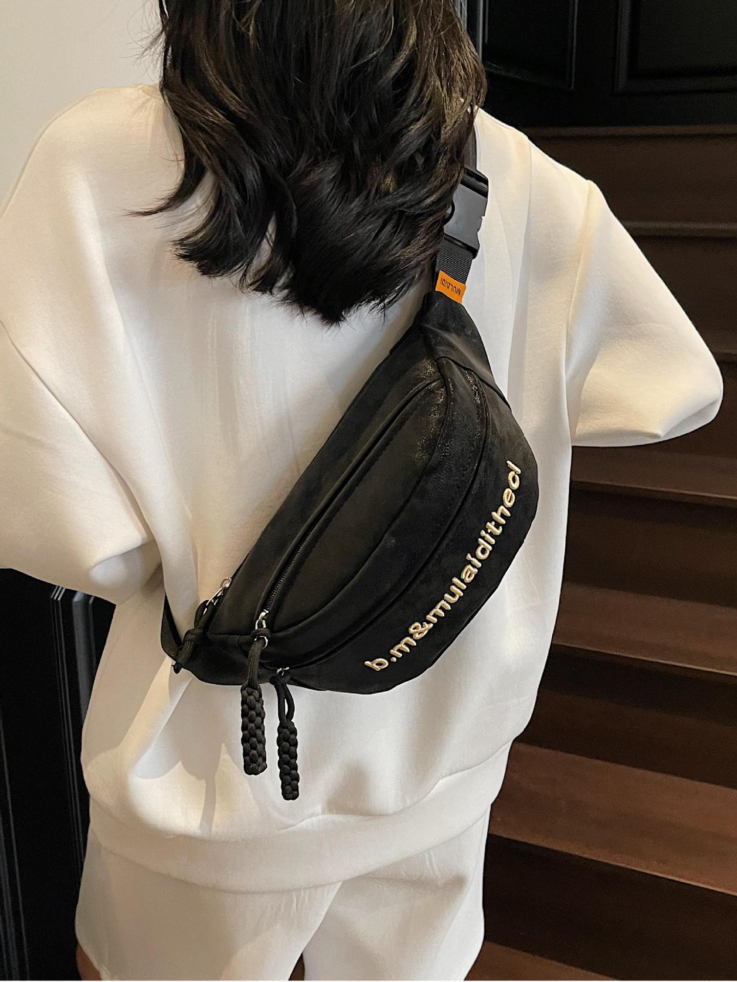 Comercio exterior Super Fire Bordado Estilo extranjero Bolsa de pecho Mujer 2025 Nuevo estilo de moda salvaje Bolsa de mensajero de hombro casual de celebridades de Internet