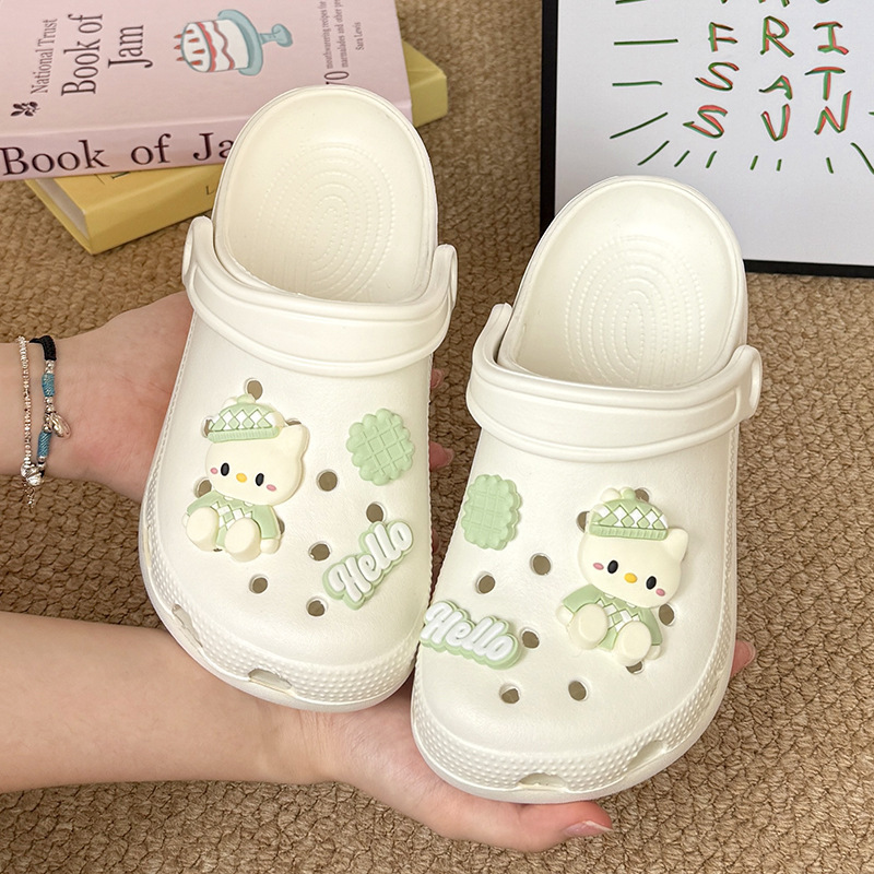 New Cute Hello Kitty Clogs for Girls, Outdoor Wear, Height-Increasing, Non-Slip, Soft-Soled Beach Shoes, Wholesale from Manufacturer