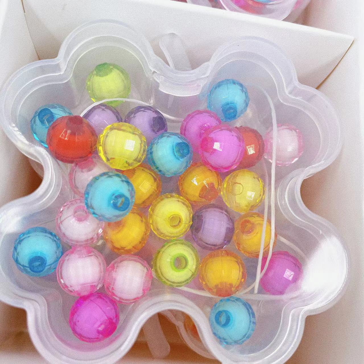Caja de juguetes para niños con cuentas hechas a mano Diy material paquete niña con cuentas brazalete puzzle caja de juego colorido
