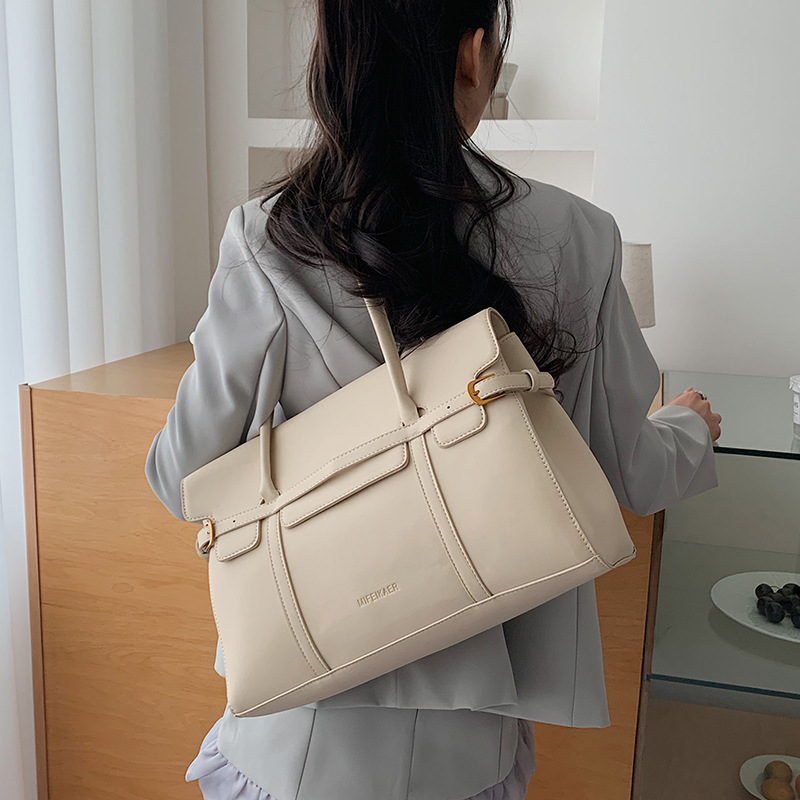 Cross-Border New Style British-Style Small Square Bag for Women, Large Capacity, Niche Commuter Shoulder Bag, High-End Underarm Handbag Cross-Border New Style British-Style Small Square Bag for Women, Large Capacity, Niche Commuter Shoulder Bag, High-End Underarm Handbag
