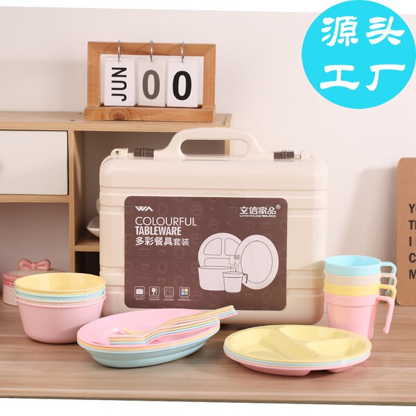 Plastic tableware