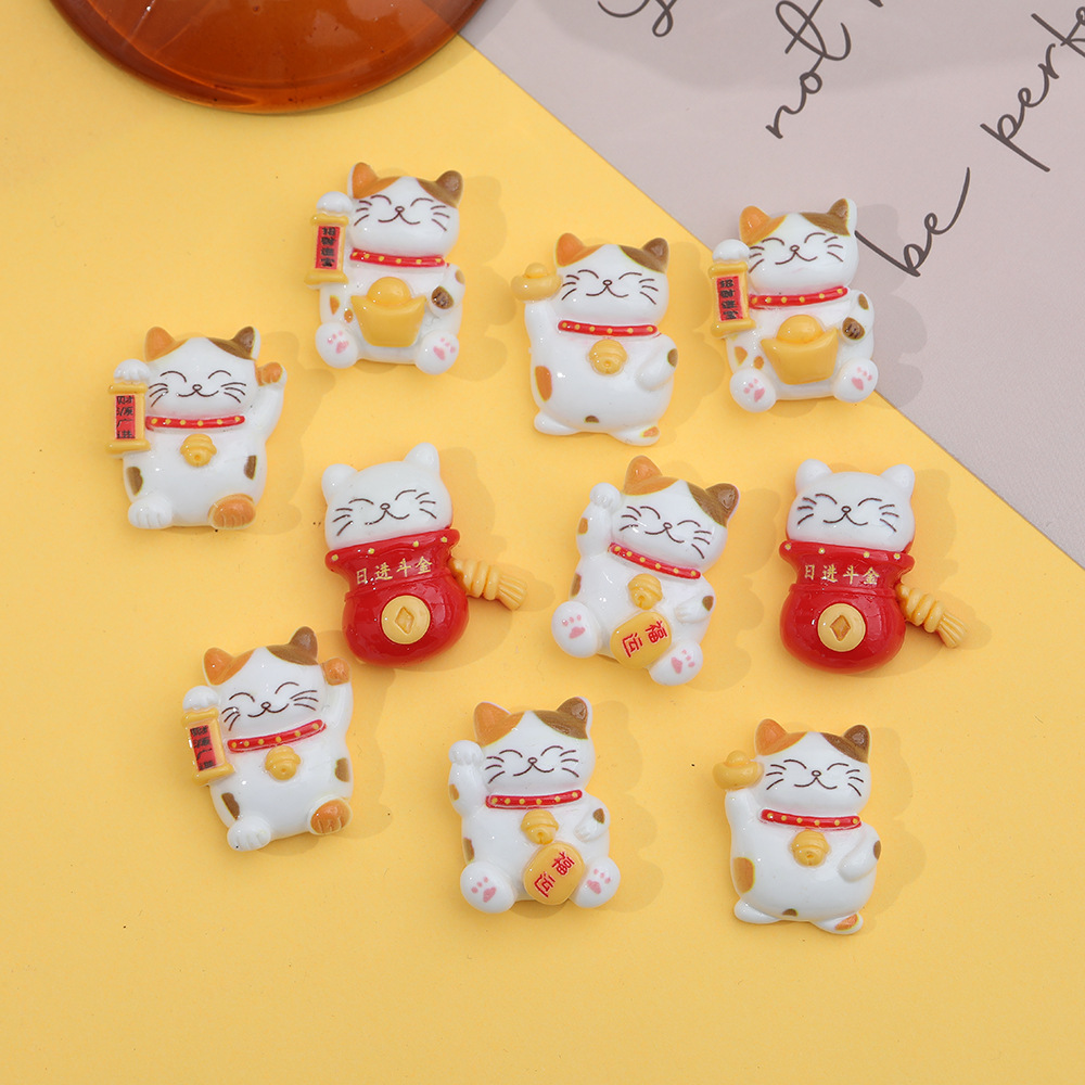 De dibujos animados Lucky Cat resina accesorios de Los Niños Diversión hecha a mano DIY crema pegamento llavero horquilla refrigerador pegatina Accesorios Al Por Mayor