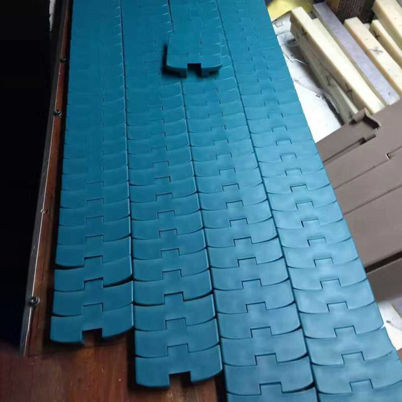 1060塑料链板83宽重型链磁性转弯链传送带食品饮料侧弯链条