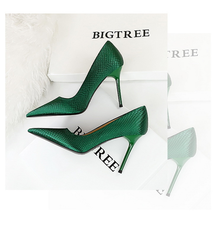 Party high heels slim slim high heels fishscale satin shingle pointe single shoes_voghion.com