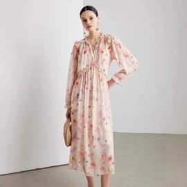 女式衬衫;连衣裙;休闲裤