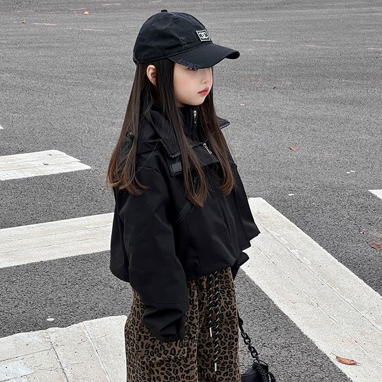 女童套装2025春秋新款男童大童洋气炸街短款冲锋衣外套豹纹抽绳裤|undefined