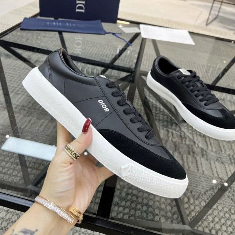 Letter 2024, новая модная мужская универсальная повседневная спортивная обувь с низким берцем на шнуровке и высококачественной коровьей кожей верхнего слоя.