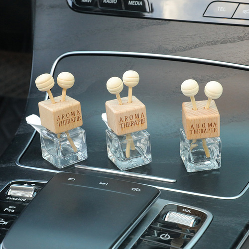 汽车出风口香水瓶车载摆件空调香水空瓶车内香薰夹可爱创意车饰品