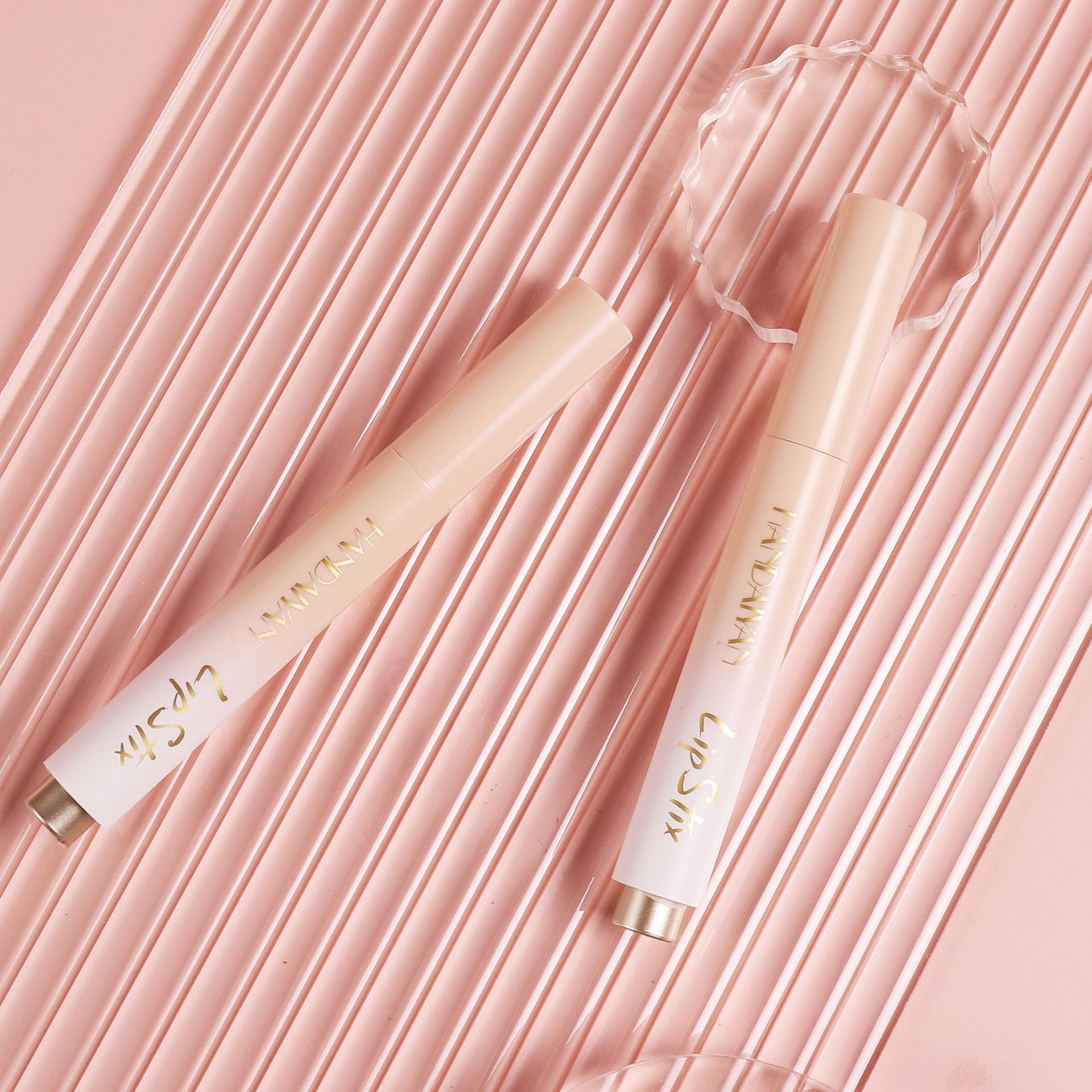 Cross-border press lipstick pen in stock: 8-color water gloss mirror handaiyan long-lasting Moisturizing Lipstick pen undefined