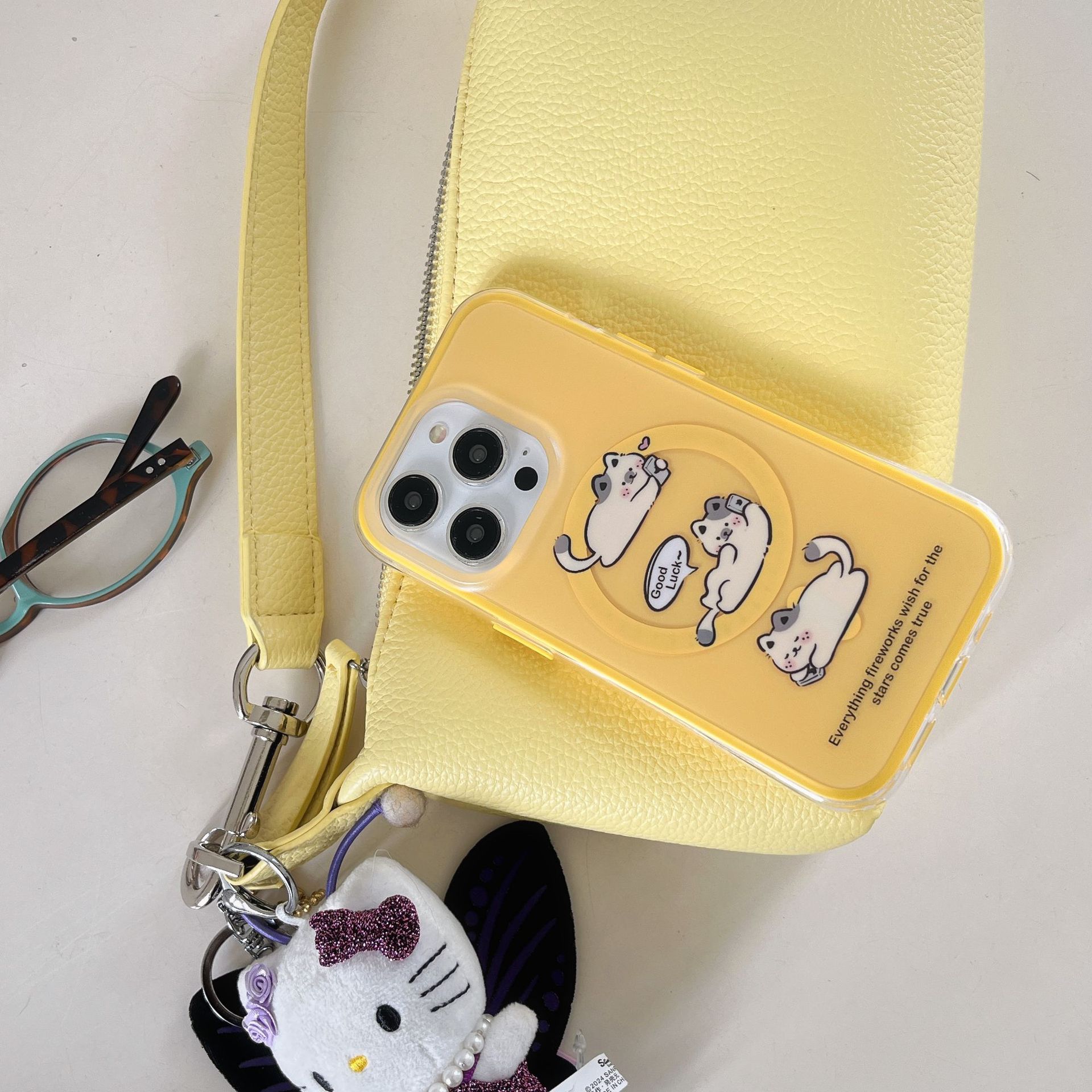 Divertido gato magnético de dibujos animados para iPhone15Pro Apple 16proMax funda para teléfono móvil 14/13 nuevo 15PM