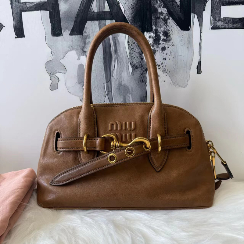 2025 New Miu Home Satchel Small Shell Bag High-End Retro One-Shoulder Cross-Body Satchel Commuter Briefcase