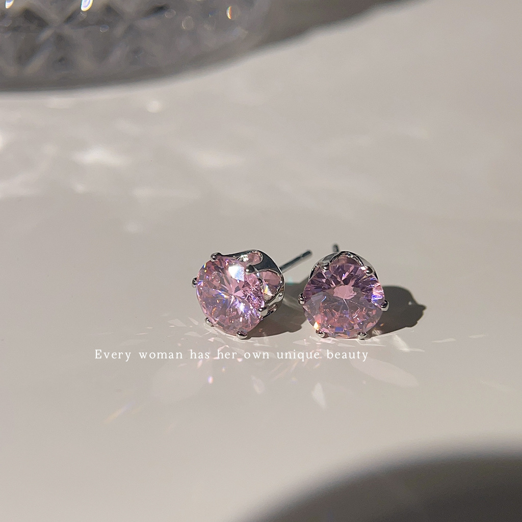 1_0026_Every woman has her own