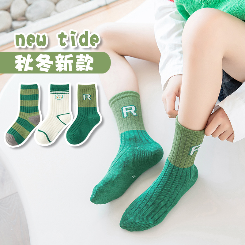 T325 Letter R 우수한 면 가을 겨울 인기 통기성 및 땀 흡수성 학생 양말