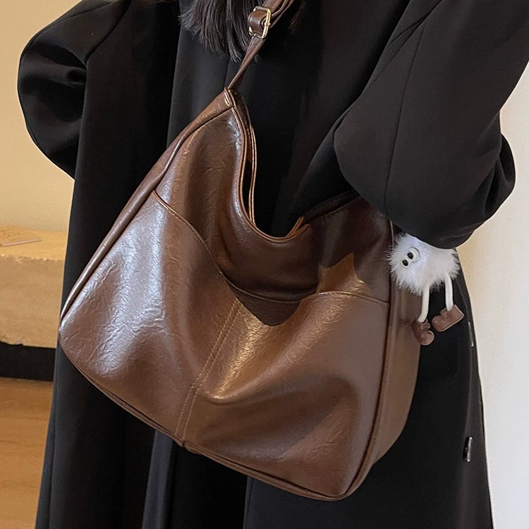Capacious autumn universal one-shoulder bag