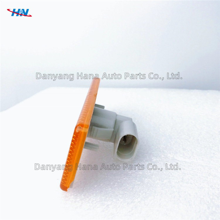 Luz lateral LED con enchufe y hebilla 3341 4141 Semáforo de bombeo de camión Mercedes-Benz importado 0005445411