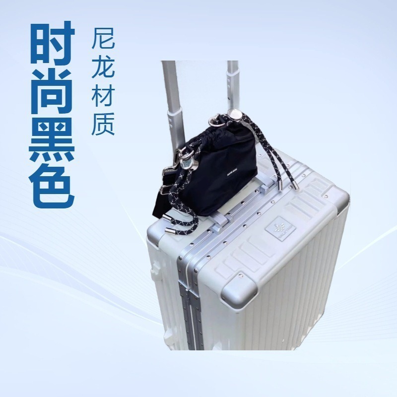 2022 bolso popular de alta calidad de un solo hombro crossbody bolsa de nylon nicho de la cadena única bolsa pequeña bolsa de cubo con cordón