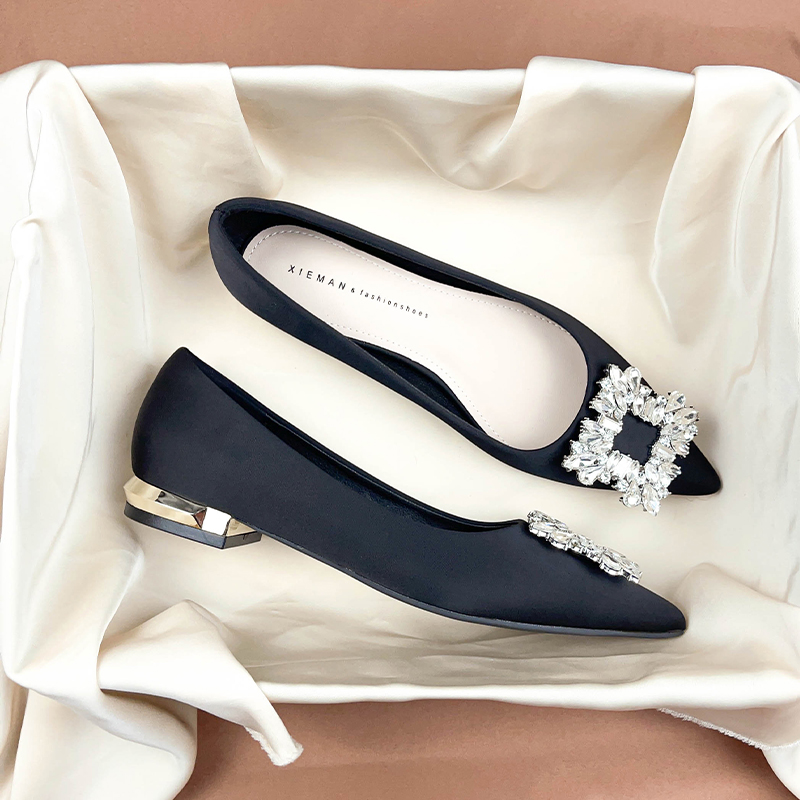Black demi-season shoes with rhinestones pointed-toe flat low-cut