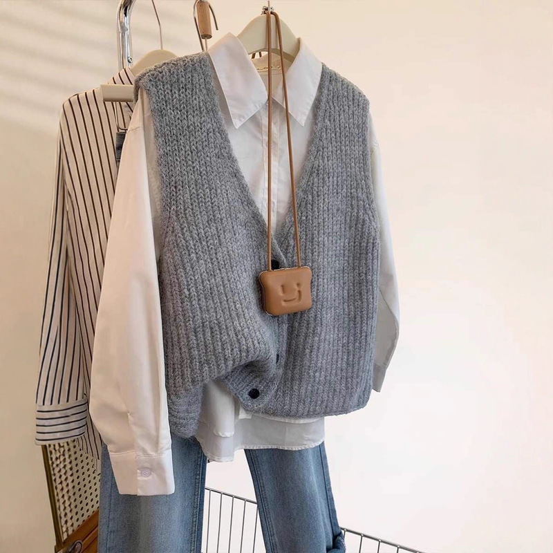 Gray V-Neck Knitted Vest for Women 2025 New Chinese Style Cardigan with 3D Pattern