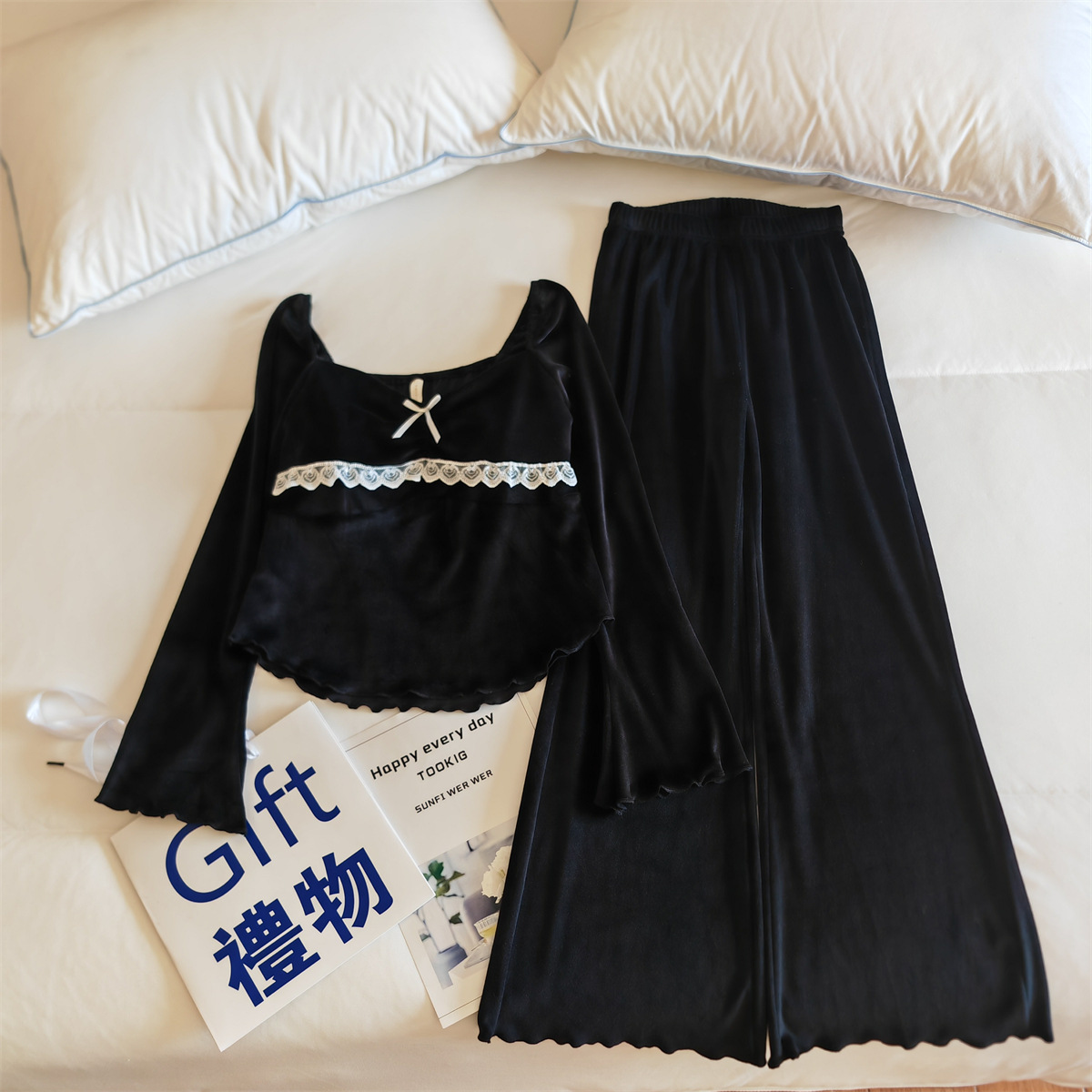 8643 # (가슴 패드 포함) 슈트 블랙 아일랜드 벨벳