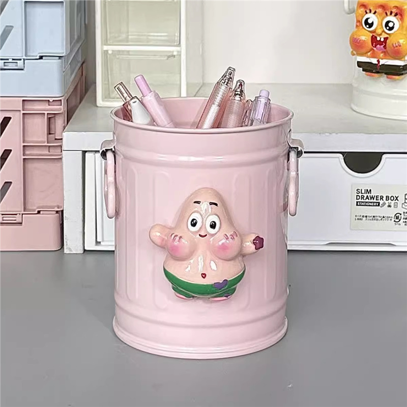 かわいいピンクの鉄のバケツイチゴ収納バケツ学生寮デスクトップ収納ボックスインリトルレッドブック同じクマペンホルダー|undefined