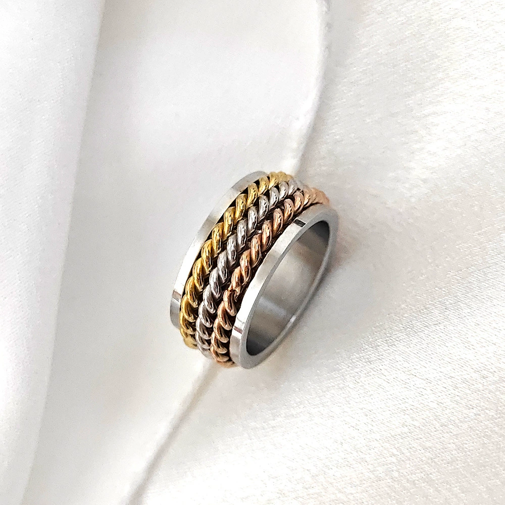 Трансграничная новая титановая сталь многослойное трехцветное изогнутое кольцо Широкая версия может вращаться, чтобы облегчить беспокойство