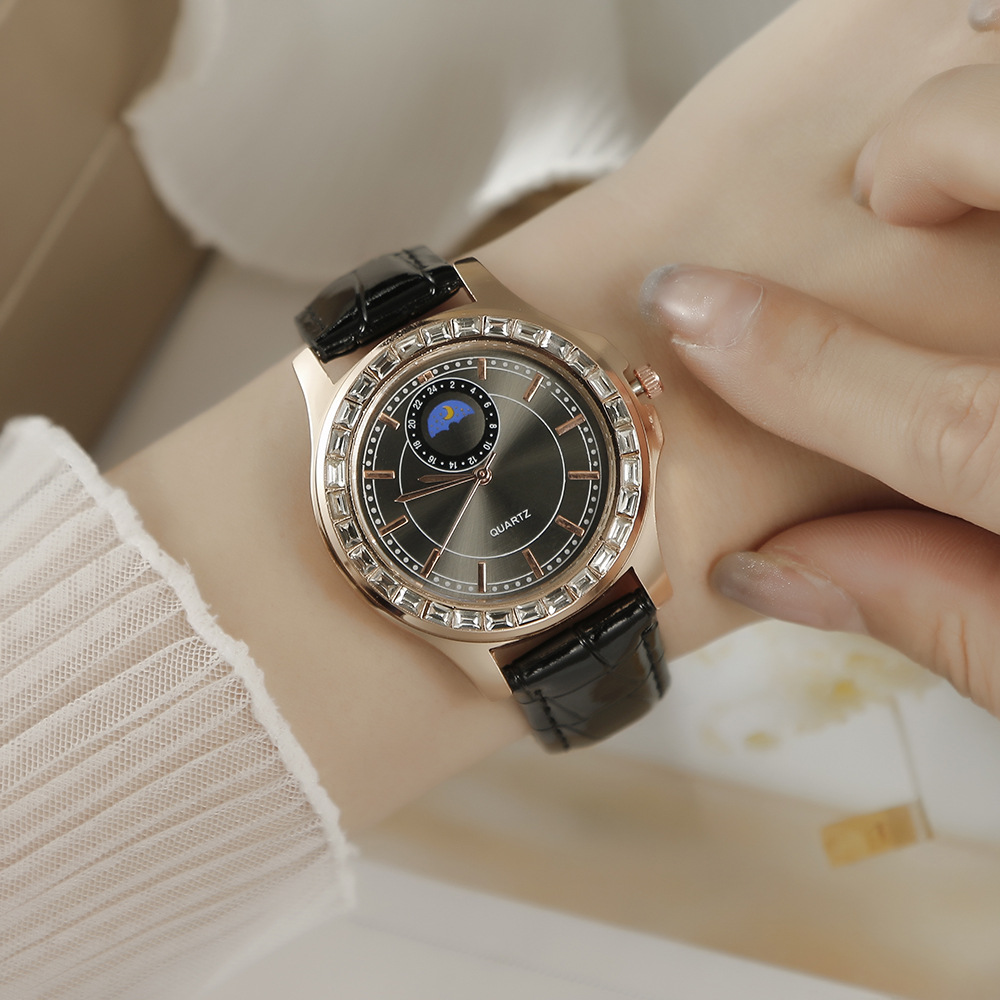 Cost performance  New Business and Leisure Inlaid Men's Belt High end Fashion Full Diamond Style Women's Quartz Watch_voghion.com