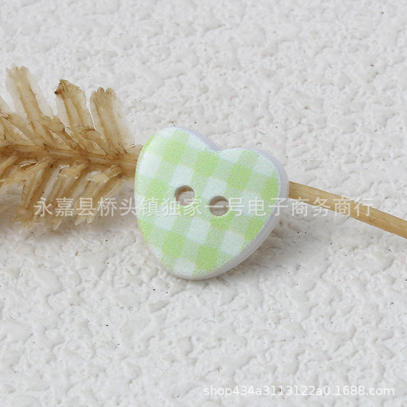 新款可爱格子爱心手工女装童装diy饰品贴画鞋服礼帽装饰扣子|undefined