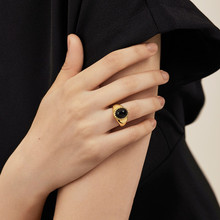 黑玛瑙戒指女小众设计镀18K金素圈轻奢珍珠宝石食指戒ins潮