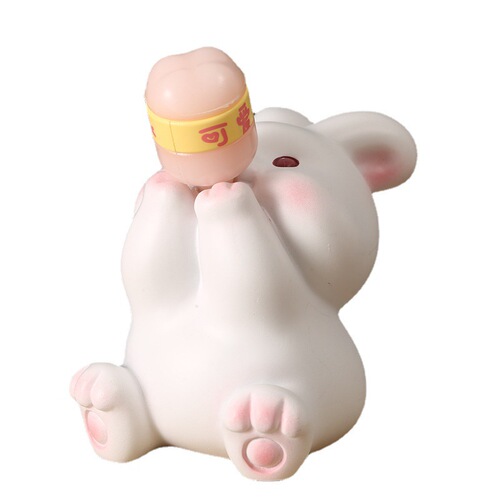 Happy tons of tons of ornaments, creative mini hand-made dolls, Coke pigs, small animals, resin craft gifts wholesale